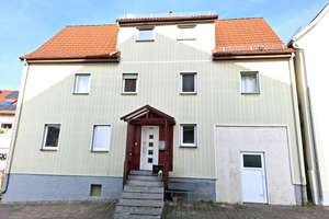 Älteres Wohnhaus in einer Anliegerstraße im Wohngebiet Igersheim – Die vollständige Adresse der Immobilie erhältst du vom Anbieter., 97999 Igersheim – Vorschaubild 1