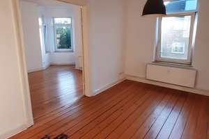 Wohnen mit Charakter: 3-Zimmer-Altbau in Kiel-Brunswik – Waitzstraße 41A, 24105 Blücherplatz, Kiel – Vorschaubild 2