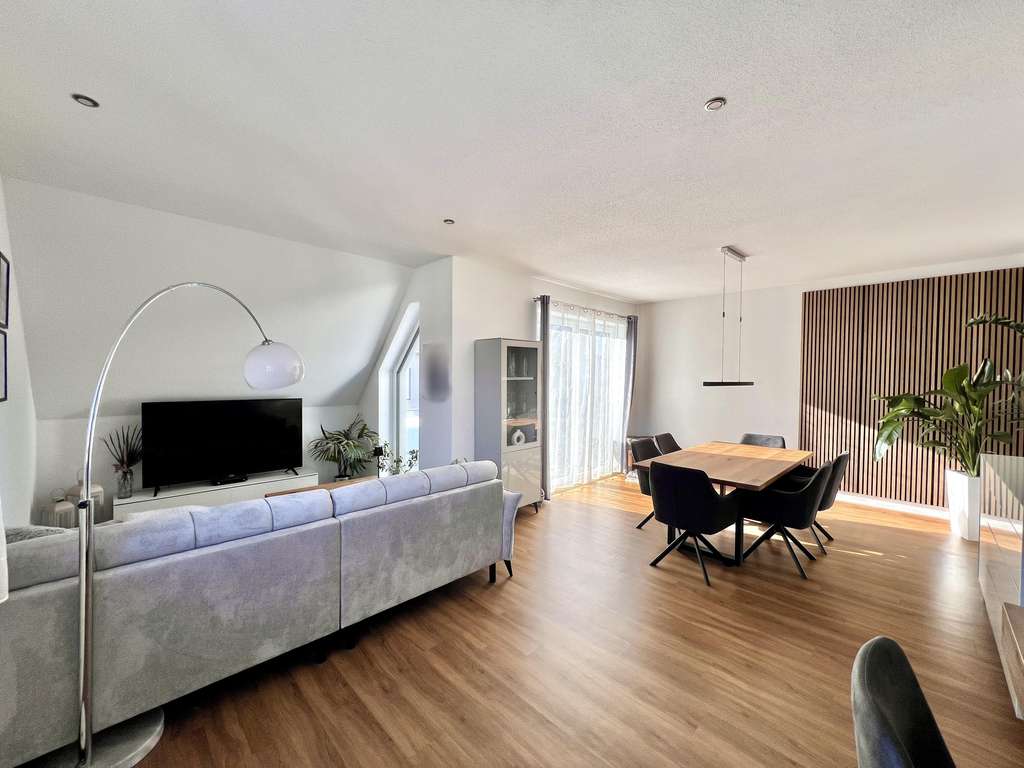 Immobilie in Kirchdorf an der Iller - TOP-Exklusiv & modern! 3,5 Zimmer-Maisonettewohnung mit 2 TG-Stellplätzen! - Bild 2