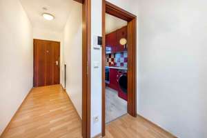 Freundliche 2-Zimmer-Wohnung mit Westbalkon, Aufzug, Speicher und Tiefgarageneinzelstellplatz – Die vollständige Adresse der Immobilie erhältst du vom Anbieter., 80809 Am Riesenfeld, München – Vorschaubild 7