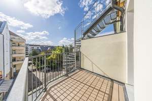 Erstbezug nach Sanierung mit Balkon, Parkett & Fußbodenheizung