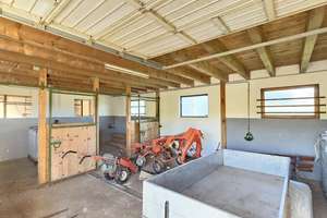 "Pferdehof" mit drei Wohneinheiten in Alleinlage - 52.000 qm Grünfläche direkt am Gebäude – Die vollständige Adresse der Immobilie erhältst du vom Anbieter., 79736 Rickenbach – Vorschaubild 22
