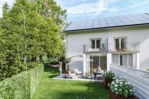Grüne Oase im Münchener Norden: Neubau-DHH nahe Karlsfelder See | KfW-55 | EEK A+ | Provisionsfrei