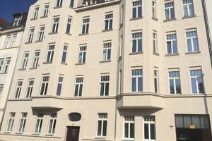 schicke Wohnung mit  50 qm Ausbaureserve  im DG,   4 Zimmer,Bad, Gäste WC, Balkon/Logia