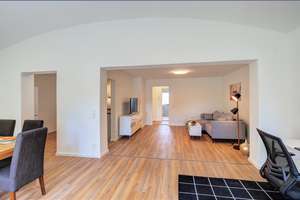 Möbliert: Modern Living: Große, kernsanierte 2-Zimmer Wohnung – Die vollständige Adresse der Immobilie erhältst du vom Anbieter., 81927 Englschalking, München – Vorschaubild 2