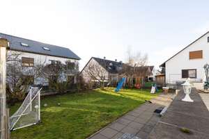 Zwei- bis Dreifamilienhaus mit Potential in ruhiger grüner Lage – 60437 Harheim, Frankfurt am Main – Vorschaubild 14
