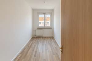 Lichterfüllte 3-Raum-Wohnung mit Tageslichtbad – Apollostr. 17, 9111 Zentrum, Chemnitz – Vorschaubild 2