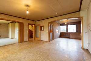 NEU: Modernisierungsbedürftiges Einfamilienhaus mit Potenzial, großem Garten, 2 Garagen  – Rheinisch-Bergischer Kreis – Vorschaubild 2