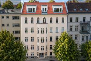 Provisionsfrei: Ruhig wohnen im Herzen Berlins – Altbauwohnung mit Balkon im Hinterhaus