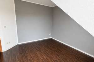 Klein, aber fein: Helle 2-Zimmer-Dachgeschosswohnung mit Einbauküche – teilmöbliert – Die vollständige Adresse der Immobilie erhältst du vom Anbieter., 38486 Klötze – Vorschaubild 5