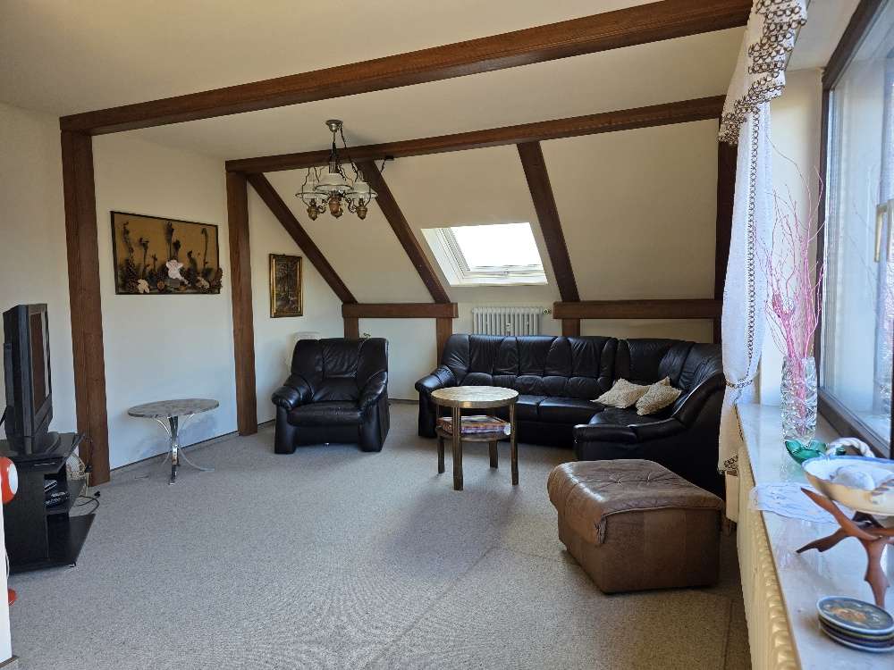 Immobilie in Bischofsgrün - *PROVISIONSFREI* ca. 77 m² große 2-Zi.-DG-ETW mit Balkon und Stellplatz - Bild 1