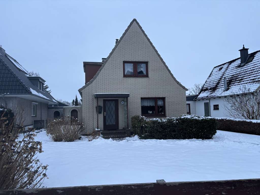 Immobilie in Neumünster - Sanierungsbedürftiges Einfamilienhaus in bester Lage in Tungendorf zu verkaufen! - Bild 0