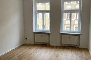 Großzügige 2-Zimmerwohnung mit Vinylbelag, Balkon, Wanne und Dusche! Vormieter verkauft EBK – Humboldtstraße 5, 9130 Sonnenberg, Chemnitz – Vorschaubild 9