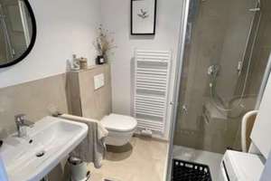 Neuwertige 2,5-Raum-Wohnung mit Balkon und Einbauküche in München Schwabing (Olympiapark) – Die vollständige Adresse der Immobilie erhältst du vom Anbieter., 80809 Am Luitpoldpark, München – Vorschaubild 8