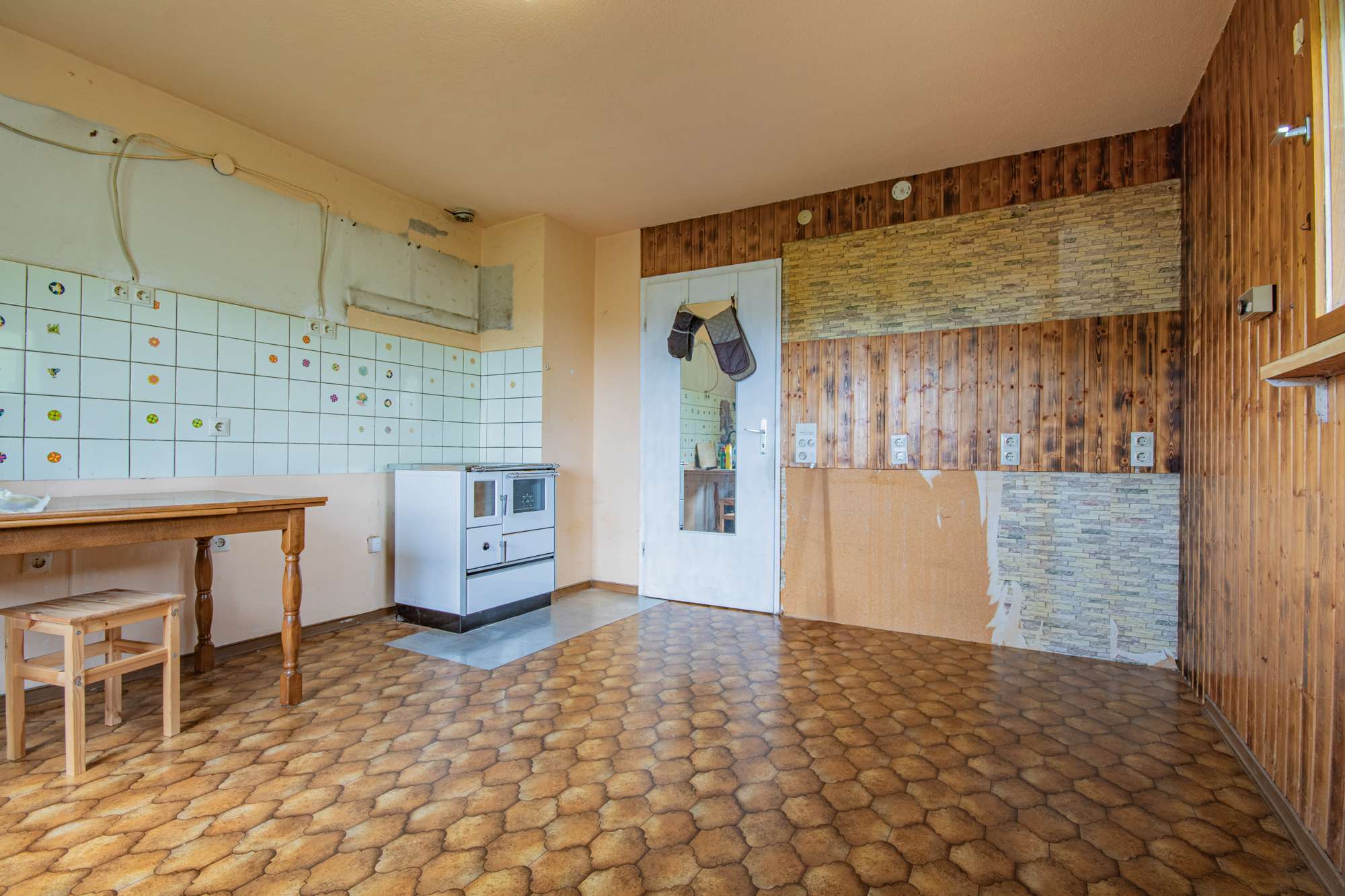 Immobilie in Weilheim - Zwei vielseitig nutzbare Doppelhaushälften mit großem Ausbaupotenzial in Weilheim - Heubach - Bild 14