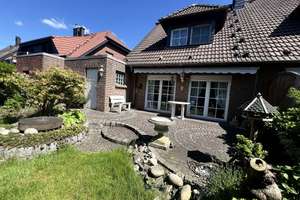 Familienfreundliche Doppelhaushälfte // 3-4 Schlafzimmer // Garage // sonniger Garten // Spielstraße