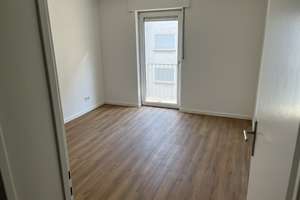 Frisch renovierte 2 ZKB Wohnung in Ludwigshafen-Mitte-Top S-Bahn-Anbindung!
