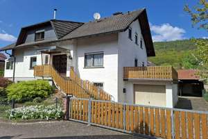 Aktuell RESERVIERT Einfamilienhaus in Biebergemünd mit Möglichkeit von zwei getrennten Wohnbereichen – Die vollständige Adresse der Immobilie erhältst du vom Anbieter., 63599 Biebergemünd – Vorschaubild 1