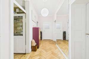 Wohnen zwischen Haidhausen & Bogenhausen: Charmante 3-Zimmer Altbauwohnung im Hochparterre