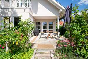 Zeitlos schön: Modernisiertes Haus mit Garten, Pool, Garage, effizienter Heizung & PV-Anlage – Potsdam-Mittelmark (Kreis) – Vorschaubild 3