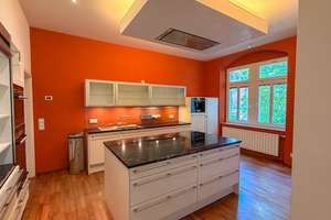 Familienwohnung mit 7-Zimmern, zwei Balkonen, Sauna und Klimaanlage in Dresden-Trachau