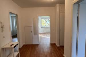 Neuwertige Wohnung mit drei Zimmern sowie Balkon und EBK in Bonn – Monschauer Straße 18, 53121 Endenich, Bonn – Vorschaubild 4