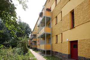 ! Wohnen in der Beimssiedlung - sanierte 2 Raum mit Einbauküche, Balkon und Wanne ! – Flechtinger Str. 7, 39110 Magdeburg – Vorschaubild 1