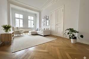 Renovierungsbedürftige 5,5 Zimmer-Eigentumswohnung mit Balkon in Berlin-Charlottenburg