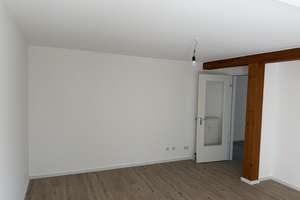 Helle 3-Zi.-DG-Wohnung mit Wohnküche und Südbalkon in Bramfeld – Wiedehopfstieg 33a, 22179 Bramfeld, Hamburg – Vorschaubild 7