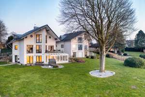 Einmaliger 180° Wasserblick auf 3 Ebenen!
Traumhaus am Nord-Ostsee-Kanal! – Die vollständige Adresse der Immobilie erhältst du vom Anbieter., 24790 Schacht-Audorf – Vorschaubild 12