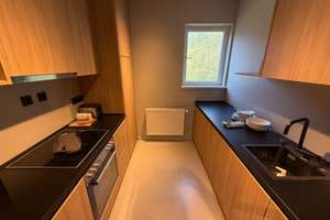 Charlottenburg: ZWEITBEZUG: voll möblierte LUXUS Apartment mit 62 m² per 15.08.26 zu VERMIETEN – Die vollständige Adresse der Immobilie erhältst du vom Anbieter., 10717 Wilmersdorf, Berlin – Vorschaubild 3