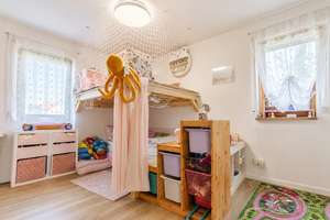 Großzügig. Flexibel. Besonders.
Zwei Wohneinheiten mit zwei Balkonen und vier Stellplätzen – Die vollständige Adresse der Immobilie erhältst du vom Anbieter., 78259 Mühlhausen-Ehingen – Vorschaubild 7