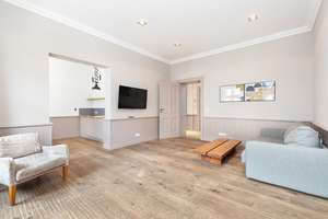 Nahe Rosa-Luxemburg-Platz: 4 Zimmer Altbau-Wohnung, 2 Bäder, elegant und aufwendig saniert – Schönhauser Allee 185, 10119 Prenzlauer Berg, Berlin – Vorschaubild 7