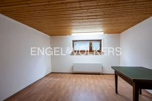 Freistehendes Einfamilienhaus - bezugsfrei – Die vollständige Adresse der Immobilie erhältst du vom Anbieter., 70439 Stammheim-Süd, Stuttgart – Vorschaubild 16