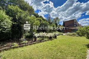 Gepflegte Wohnung mit riesigem Gartenanteil!