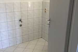 Schöne kleine 3 Zimmer Wohnung in ruhiger Lage mit Anmietung eines separaten Stellplatzes! – Heinz-Bongartz-Str. 14, 1239 Dresden – Vorschaubild 5