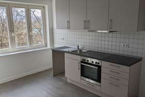 Sehr gut geschnittene 3- Zimmerwohnung mit großer Wohnküche in Hamburg-Horn – Washingtonallee 54, 22111 Horn, Hamburg – Vorschaubild 6