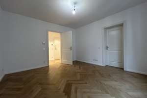 MAXVORSTADT | neu renovierte 2,5-Zimmer-Wohnung mit Wohnküche & Parkett & Balkon & Videosprechanlage – Die vollständige Adresse der Immobilie erhältst du vom Anbieter., 80799 Am alten nördlichen Friedhof, München – Vorschaubild 7
