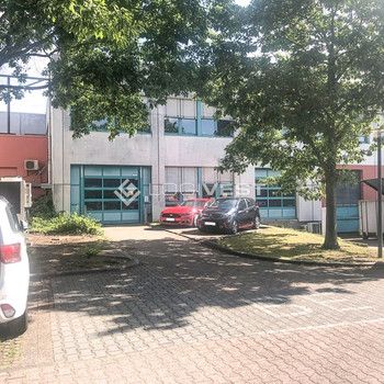 Lager- und Produktionsfläche mit Büroräumen im Berliner Norden