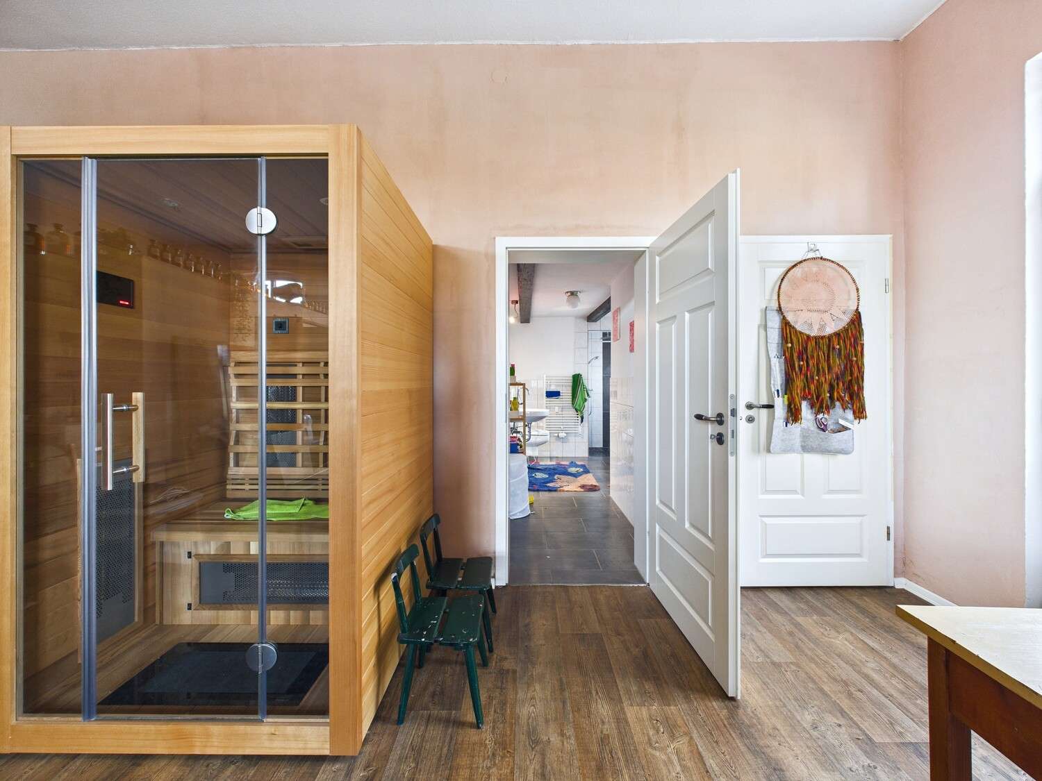 Immobilie in Großefehn - Historischer Bahnhof - Saniertes Unikat mit besonderem Wohngefühl auf großem Grundstück - Bild 2