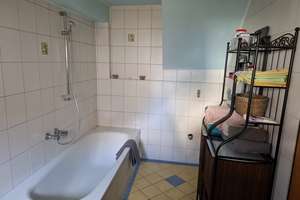 Älteres Wohnhaus in einer Anliegerstraße im Wohngebiet Igersheim – Die vollständige Adresse der Immobilie erhältst du vom Anbieter., 97999 Igersheim – Vorschaubild 21