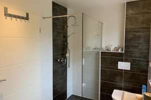 Neuwertige 4-Raum-Maisonette-Wohnung mit Balkon in Bielefeld – Altmühlstraße 25a, 33689 Sennestadt, Bielefeld – Vorschaubild 2