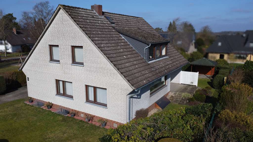 Immobilie in Sottrum - Zweifamilienhaus mit Doppelgarage und Keller im ruhigen Wohngebiet in Sottrum zu verkaufen - Bild 4