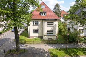 THÜNENVIERTEL I KLASSISCHE ALTBAUVILLA I STADTHAUS I ZWEIFAMILIENHAUS IN NACHGEFRAGTER TOPLAGE – Die vollständige Adresse der Immobilie erhältst du vom Anbieter., 18057 Hansaviertel, Rostock – Vorschaubild 2