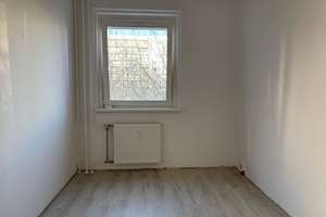 Ihr neuer Lebensmittelpunkt: große, familiengerechte Wohnung mit Balkon! – Ahrenshooper Straße 6, 13051 Neu-Hohenschönhausen, Berlin – Vorschaubild 5