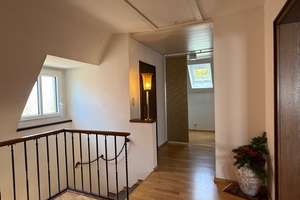 BONN OBERKASSEL freist. Einfam. Haus mit ca. 200 m² Wfl., 841 m² GrSt. Keller, Garage, Baugrundstück – Die vollständige Adresse der Immobilie erhältst du vom Anbieter., 53227 Oberkassel, Bonn – Vorschaubild 33