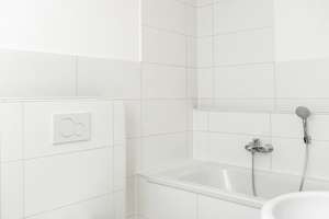 HELLE, ATTRAKTIVE 3-ZIMMER WOHNUNG, KÜCHE UND TIEFGARAGENSTELLPLATZ. DIREKT VON EIGENTÜMER – Kleinreuther Weg 76, 90408 Uhlandstraße, Nürnberg – Vorschaubild 14