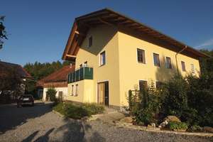 Großzügige Doppelhaushälfte Nähe Hunderdorf
