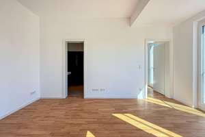 Vermietete helle 2,5 Zimmerwohnung mit Erker - Mitten in der Hauptstadt - Gute Anbindung – Osnabrücker Straße 27, 10589 Charlottenburg, Berlin – Vorschaubild 7