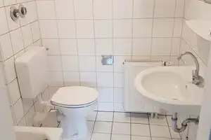 helle teilmöblierte 1-Zimmer-EG Wohnung mit großem Balkon in der Sanderau – Königsberger Straße 20, 97072 Würzburg – Vorschaubild 7